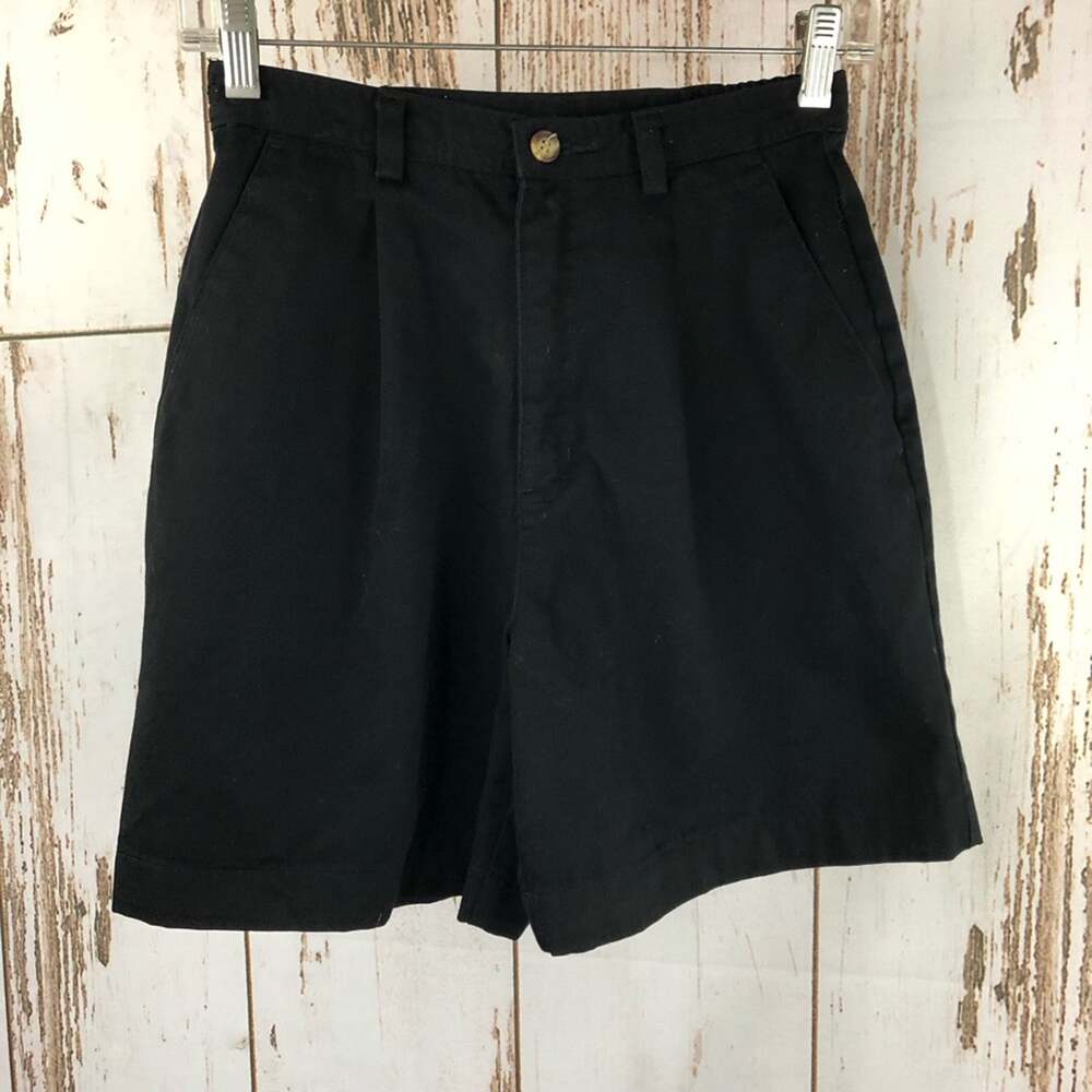 90’s Style. St. John’s Bay, Petite Shorts, Size 4P. In excellent condition!
